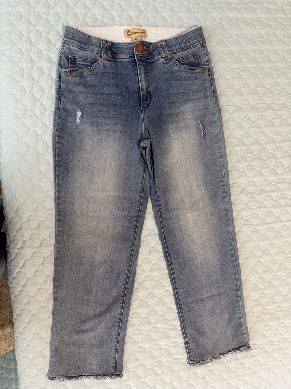 Democracy Women's Faded Light Blue Cropped Denim Jeans